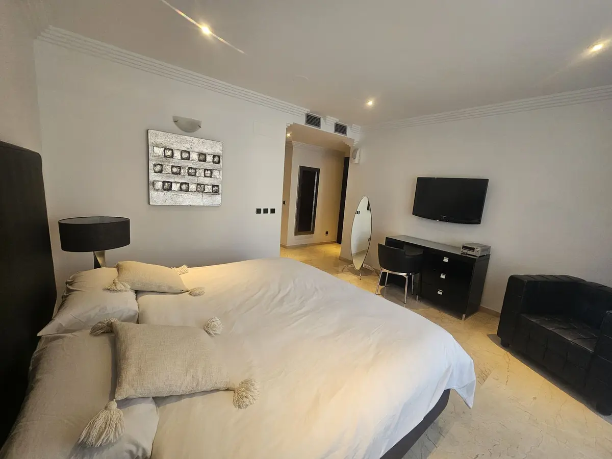 Middle Floor Apartment in Puerto Banús