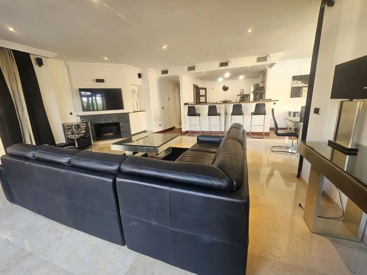 Middle Floor Apartment in Puerto Banús
