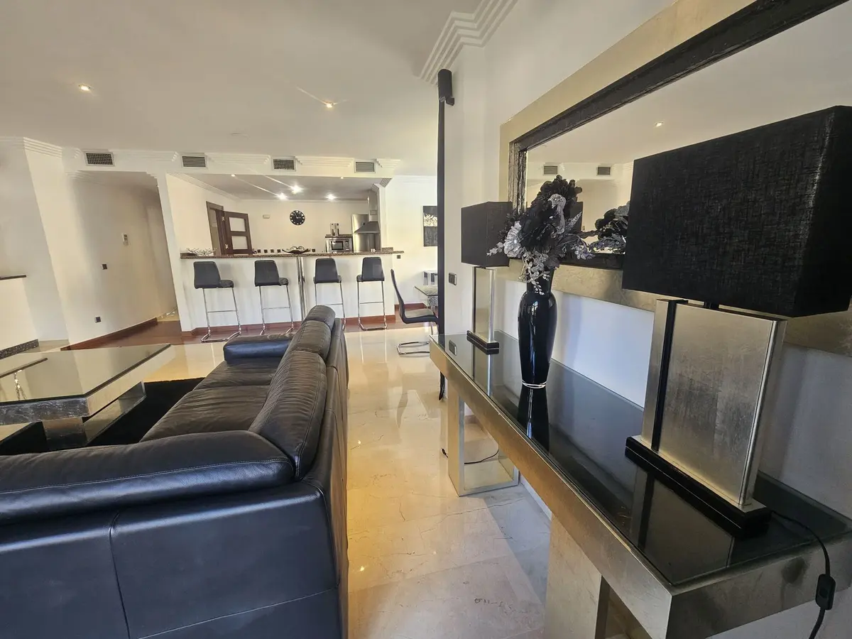 Middle Floor Apartment in Puerto Banús