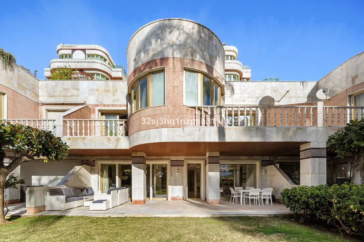 Ground Floor Apartment in Marbella
