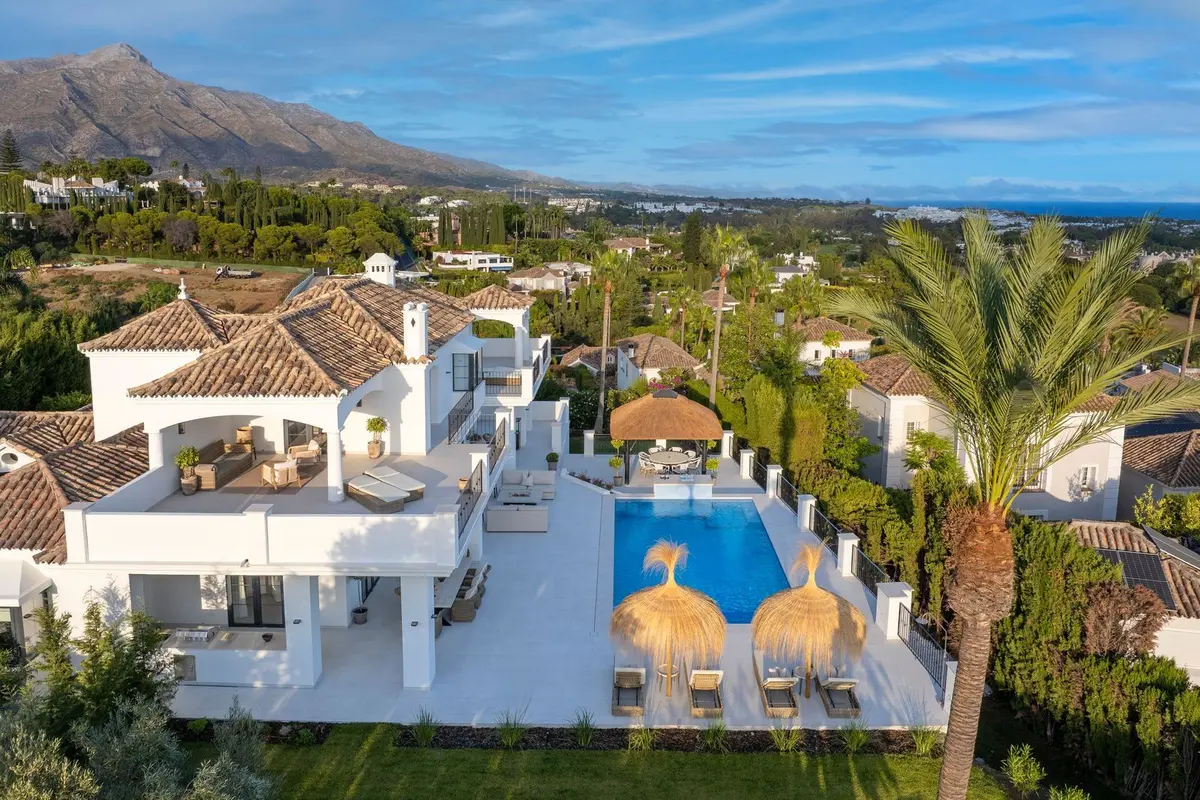 Detached Villa in Nueva Andalucía