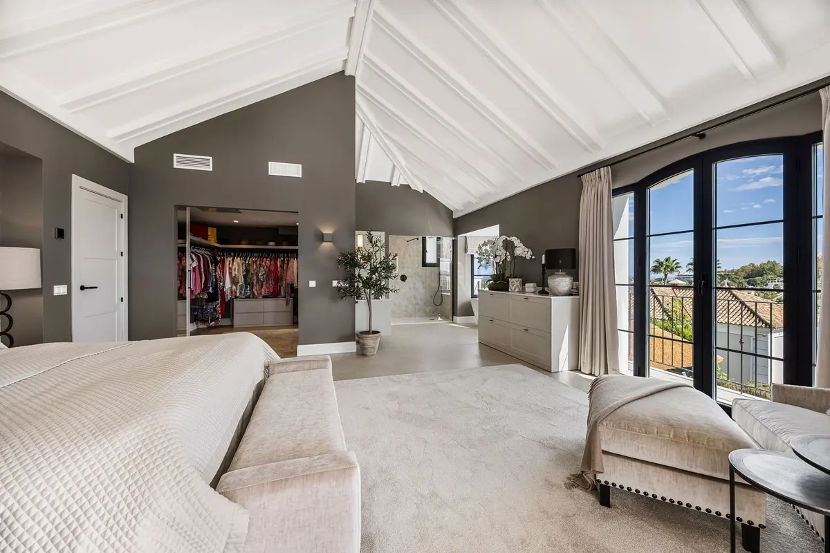 Detached Villa in Nueva Andalucía