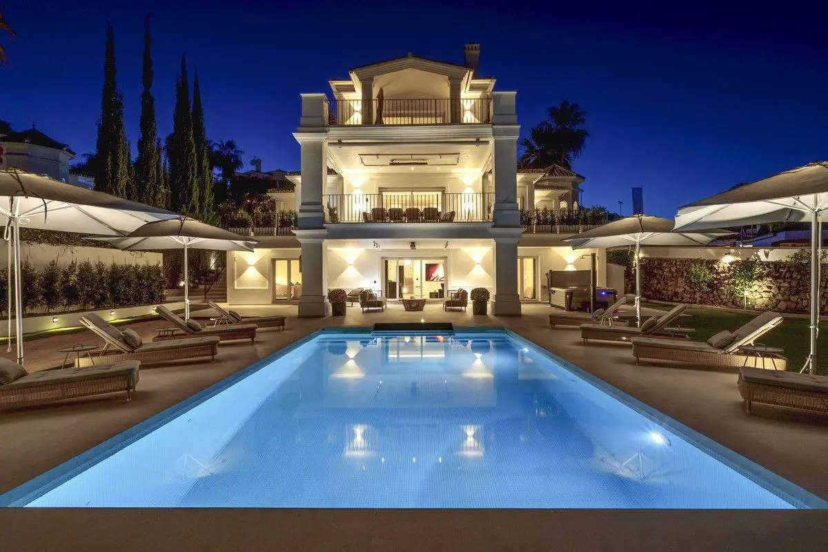 Detached Villa in Nueva Andalucía