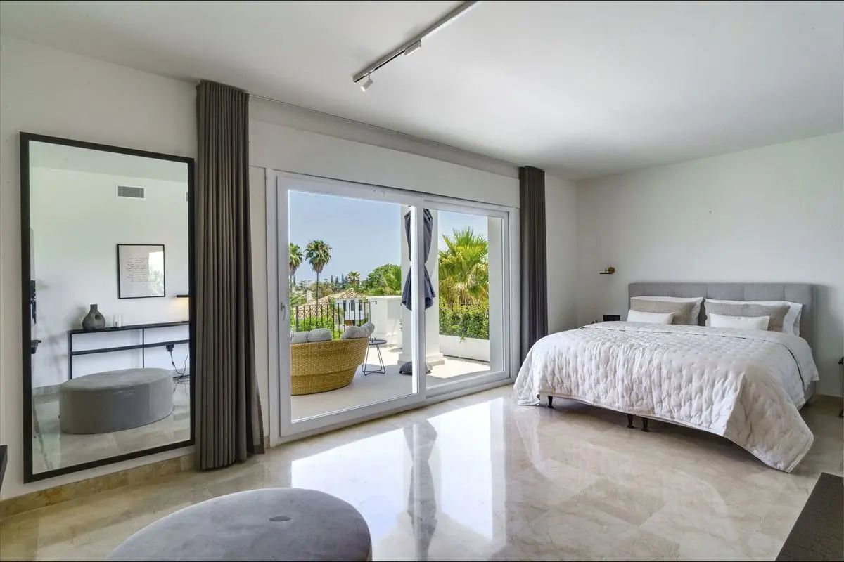 Detached Villa in Nueva Andalucía