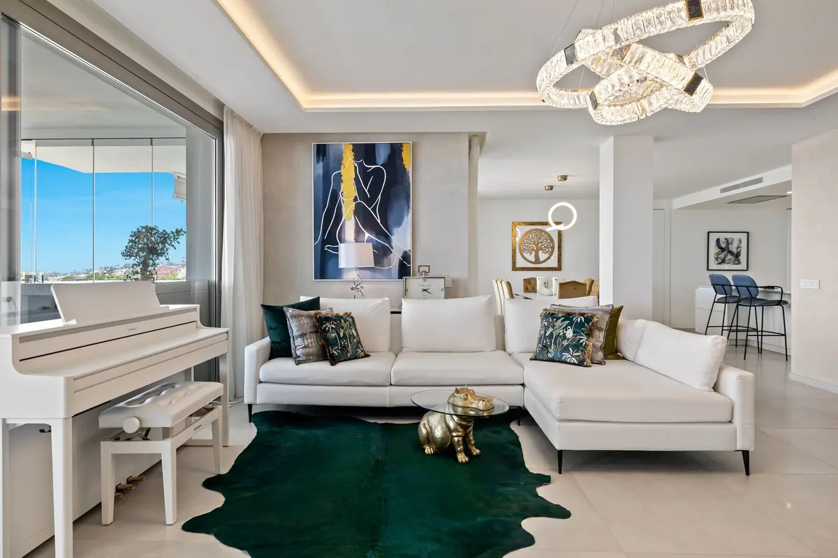 Middle Floor Apartment in Nueva Andalucía