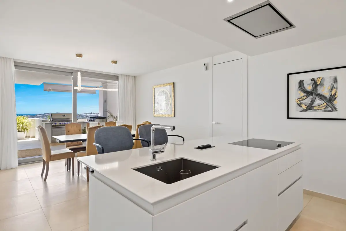 Middle Floor Apartment in Nueva Andalucía