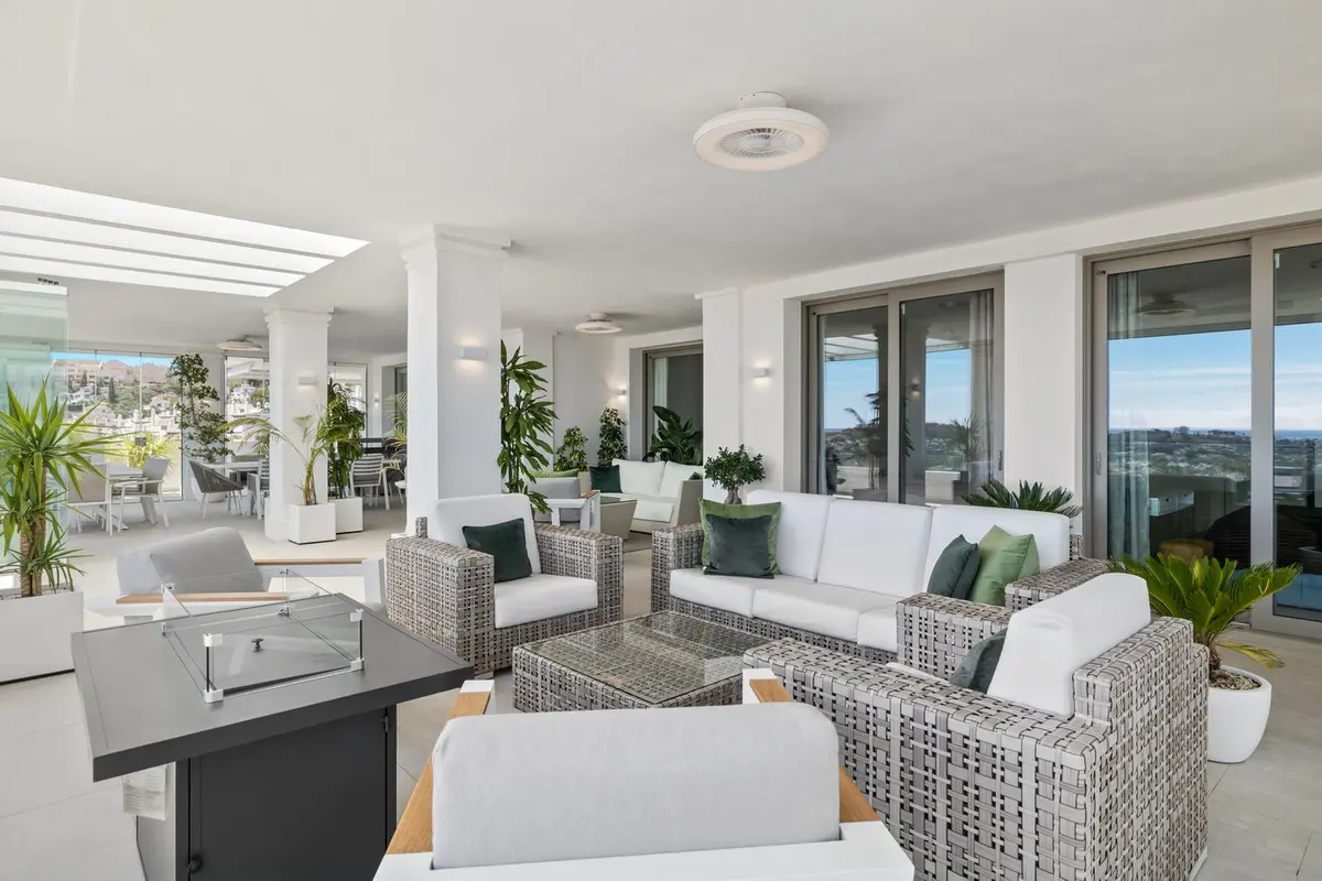 Middle Floor Apartment in Nueva Andalucía