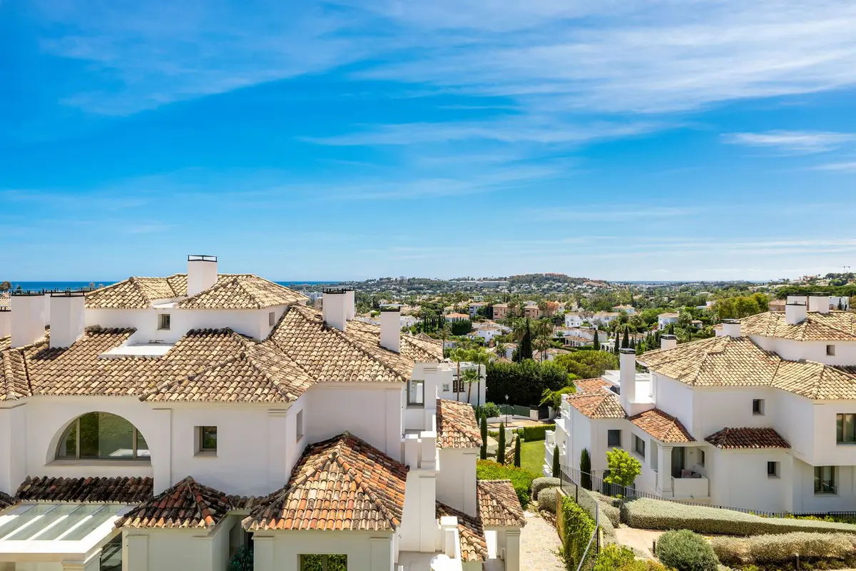 Middle Floor Apartment in Nueva Andalucía