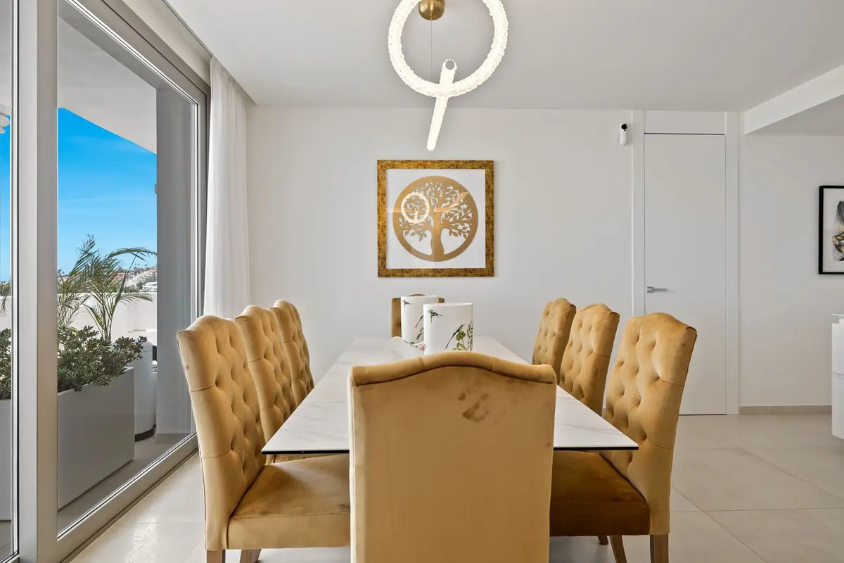 Middle Floor Apartment in Nueva Andalucía