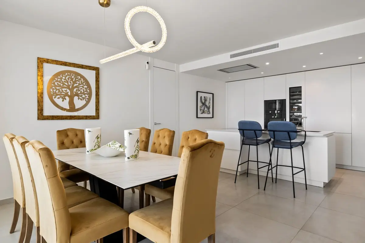 Middle Floor Apartment in Nueva Andalucía