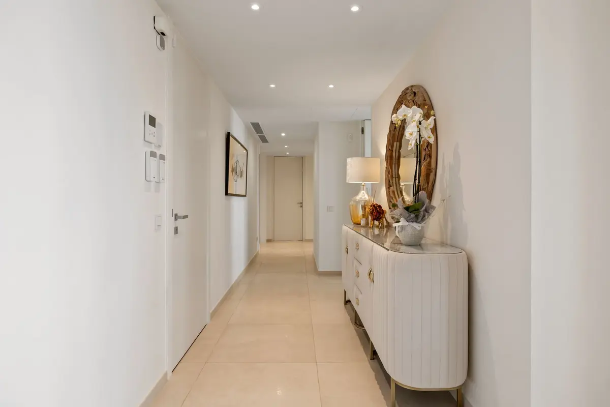 Middle Floor Apartment in Nueva Andalucía