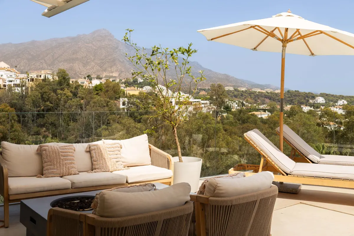 Middle Floor Apartment in Nueva Andalucía