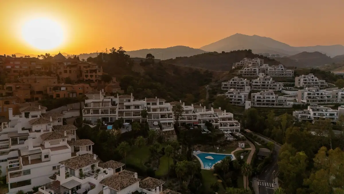 Middle Floor Apartment in Nueva Andalucía