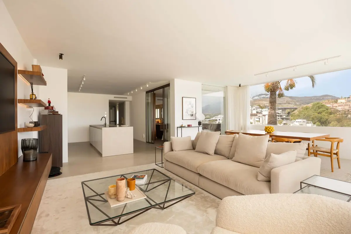 Middle Floor Apartment in Nueva Andalucía