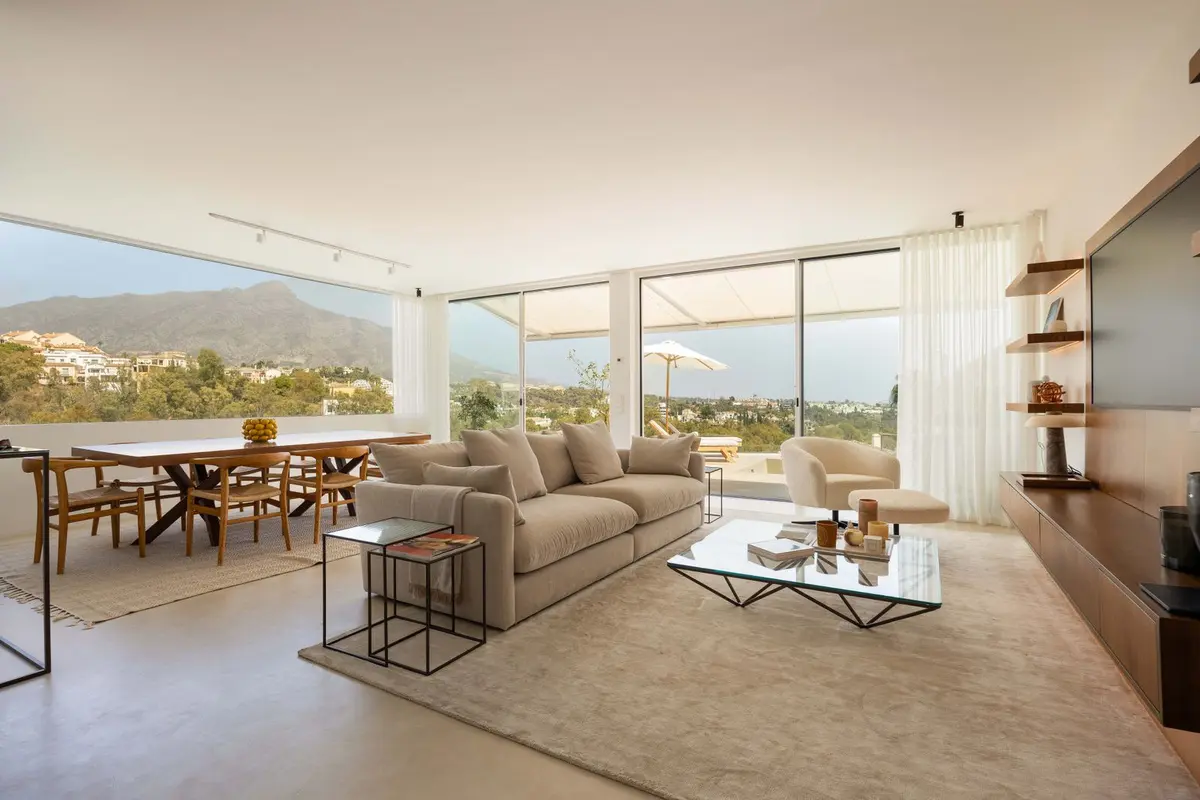 Middle Floor Apartment in Nueva Andalucía