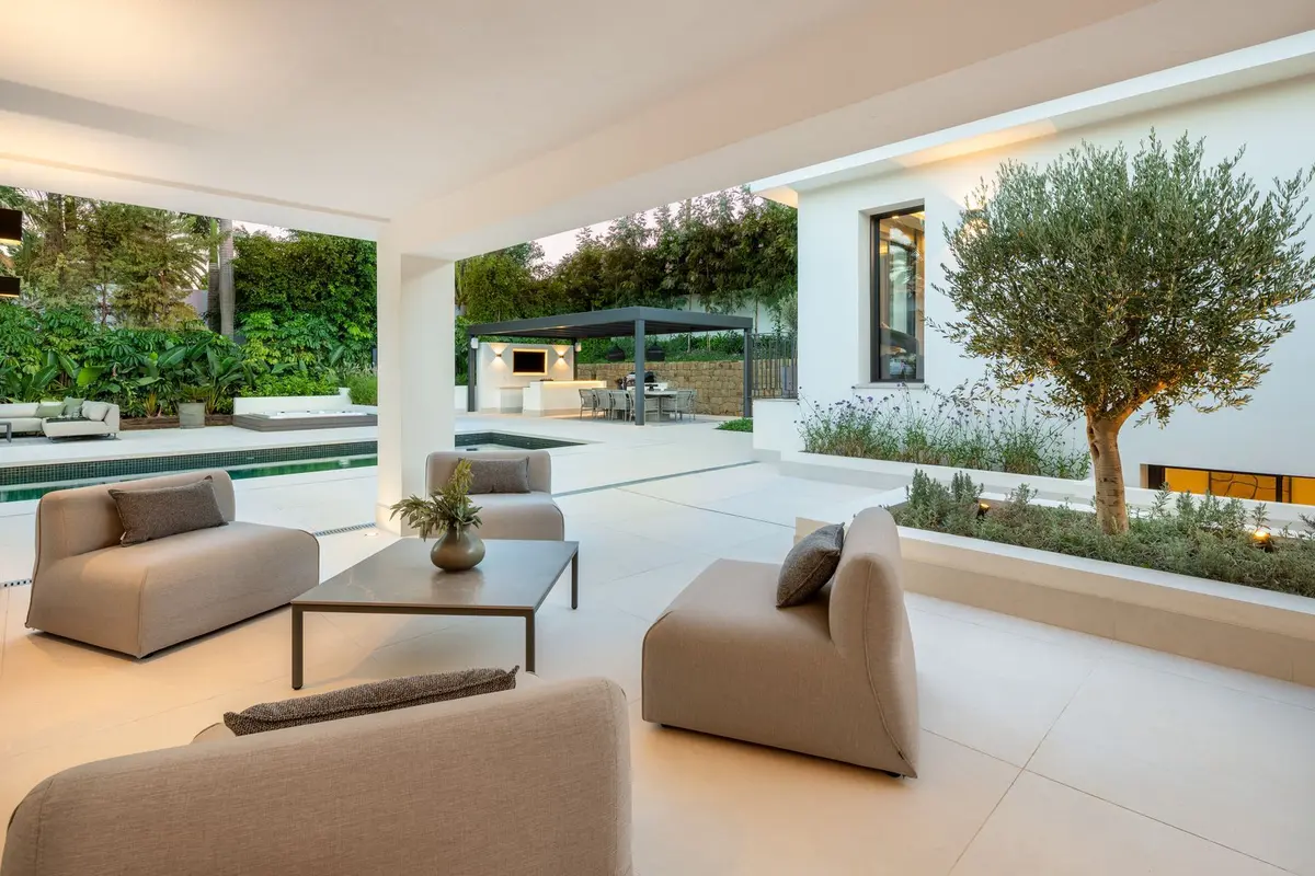 Detached Villa in Nueva Andalucía