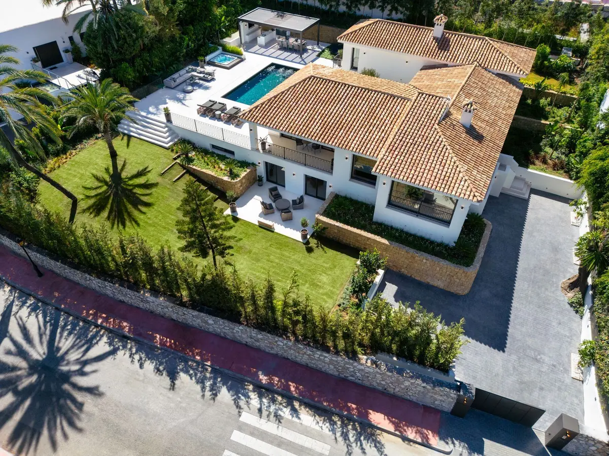 Detached Villa in Nueva Andalucía