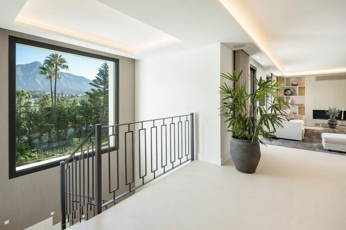 Detached Villa in Nueva Andalucía