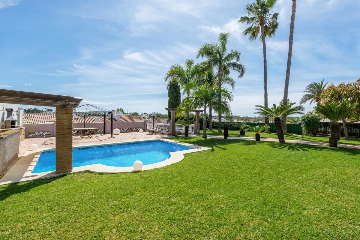 Detached Villa in Estepona