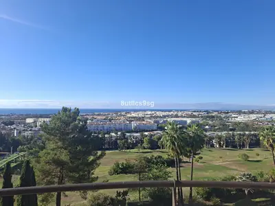 Frontline Golf 5 Bedroom Apartment in Nueva Andalucía