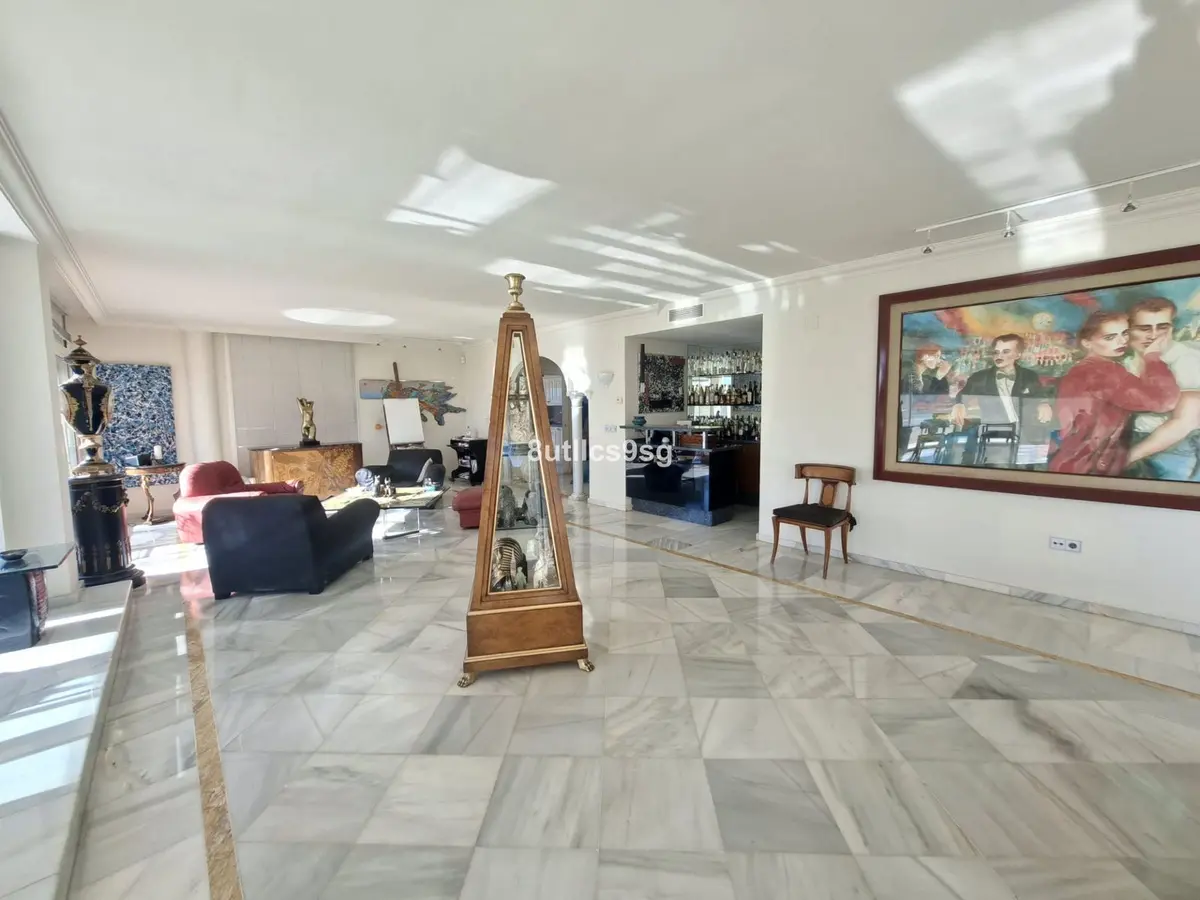 Middle Floor Apartment in Nueva Andalucía