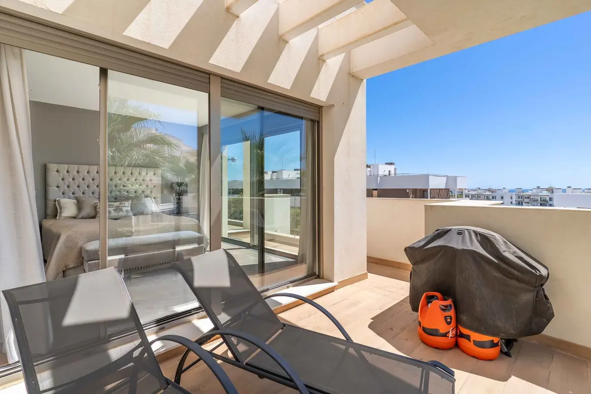 Top Floor Apartment in Estepona