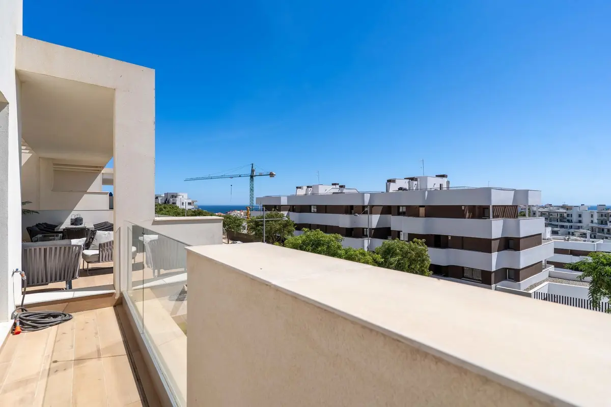Top Floor Apartment in Estepona