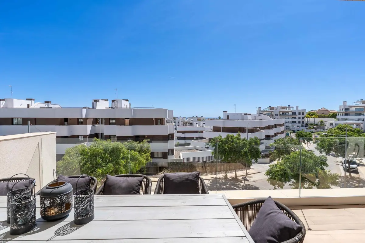 Top Floor Apartment in Estepona