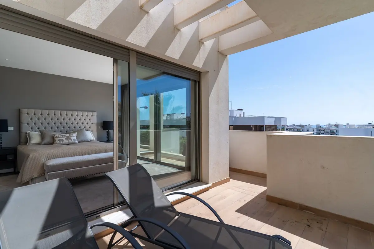 Top Floor Apartment in Estepona