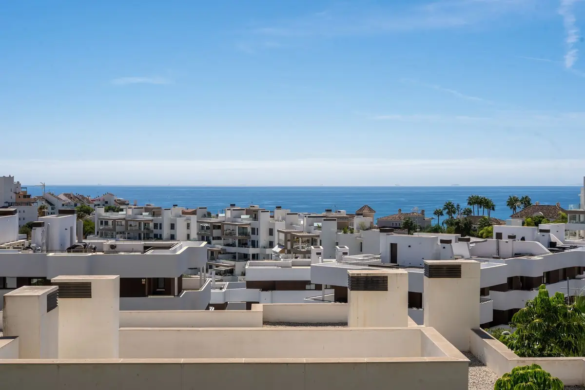 Top Floor Apartment in Estepona