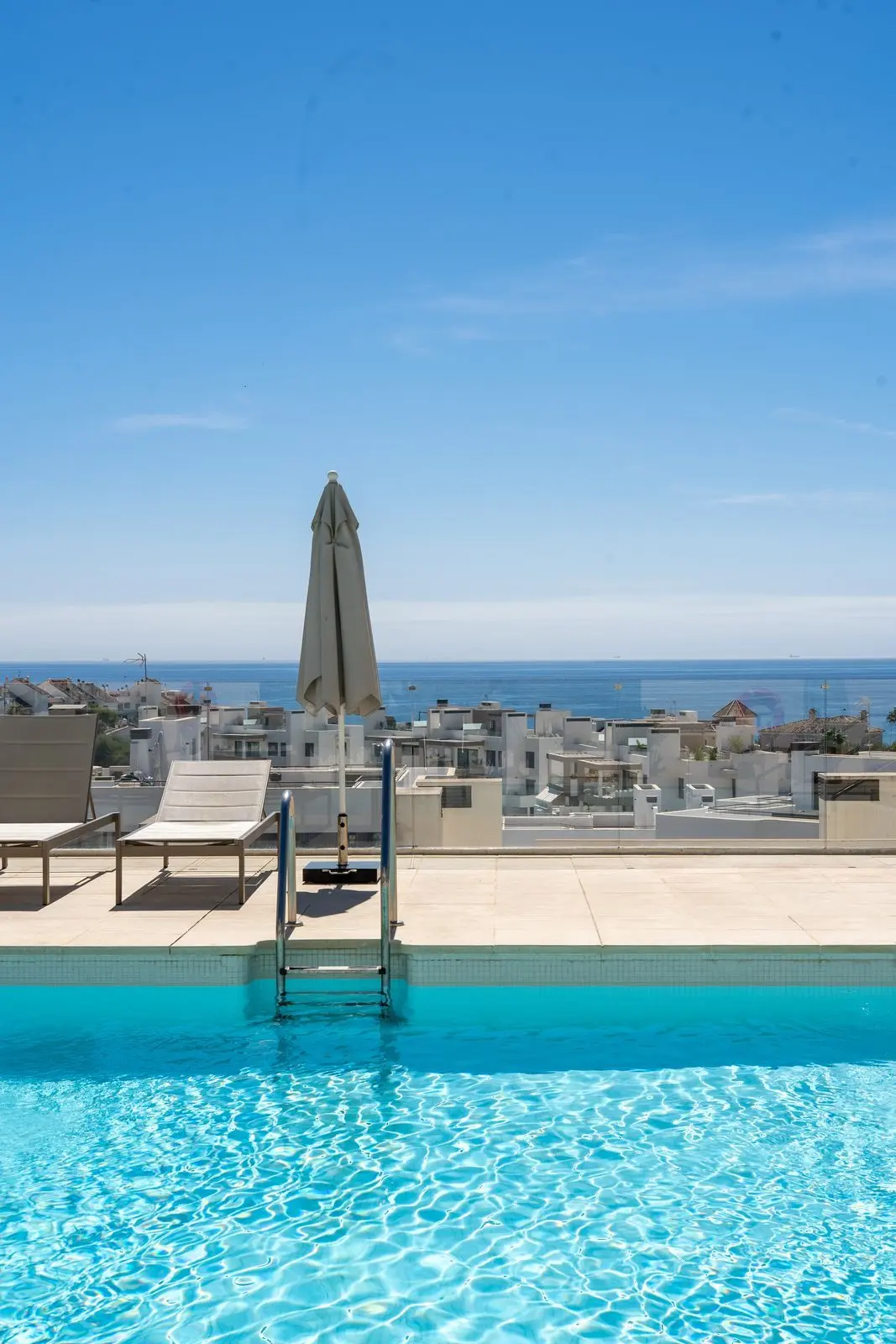 Top Floor Apartment in Estepona