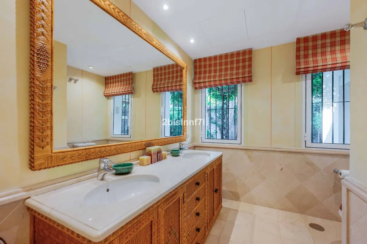 Detached Villa in Elviria