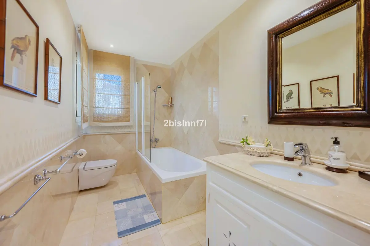 Detached Villa in Elviria