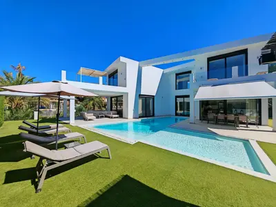 Mountain View 5 Bedroom Villa in El Rosario