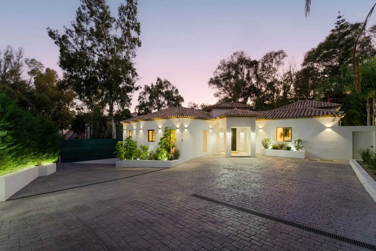Detached Villa in Nueva Andalucía