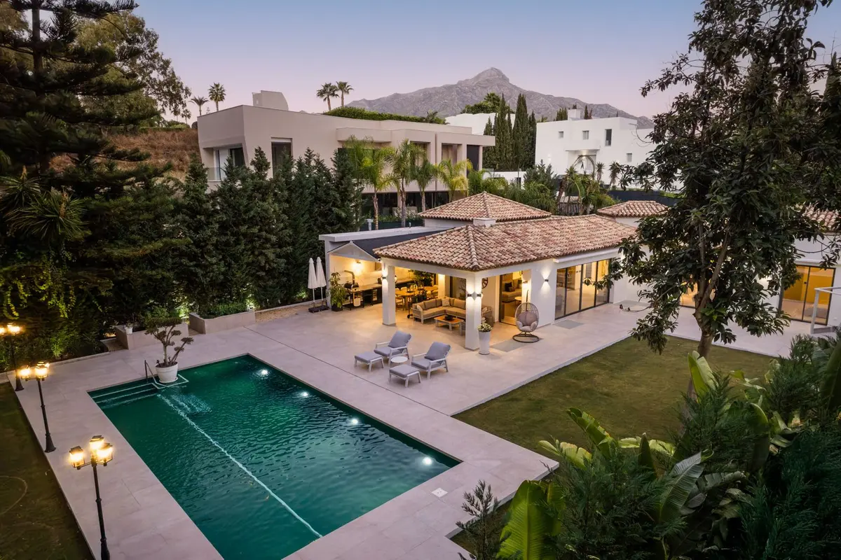 Detached Villa in Nueva Andalucía