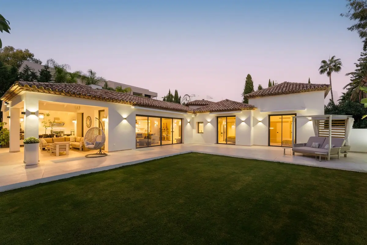 Detached Villa in Nueva Andalucía