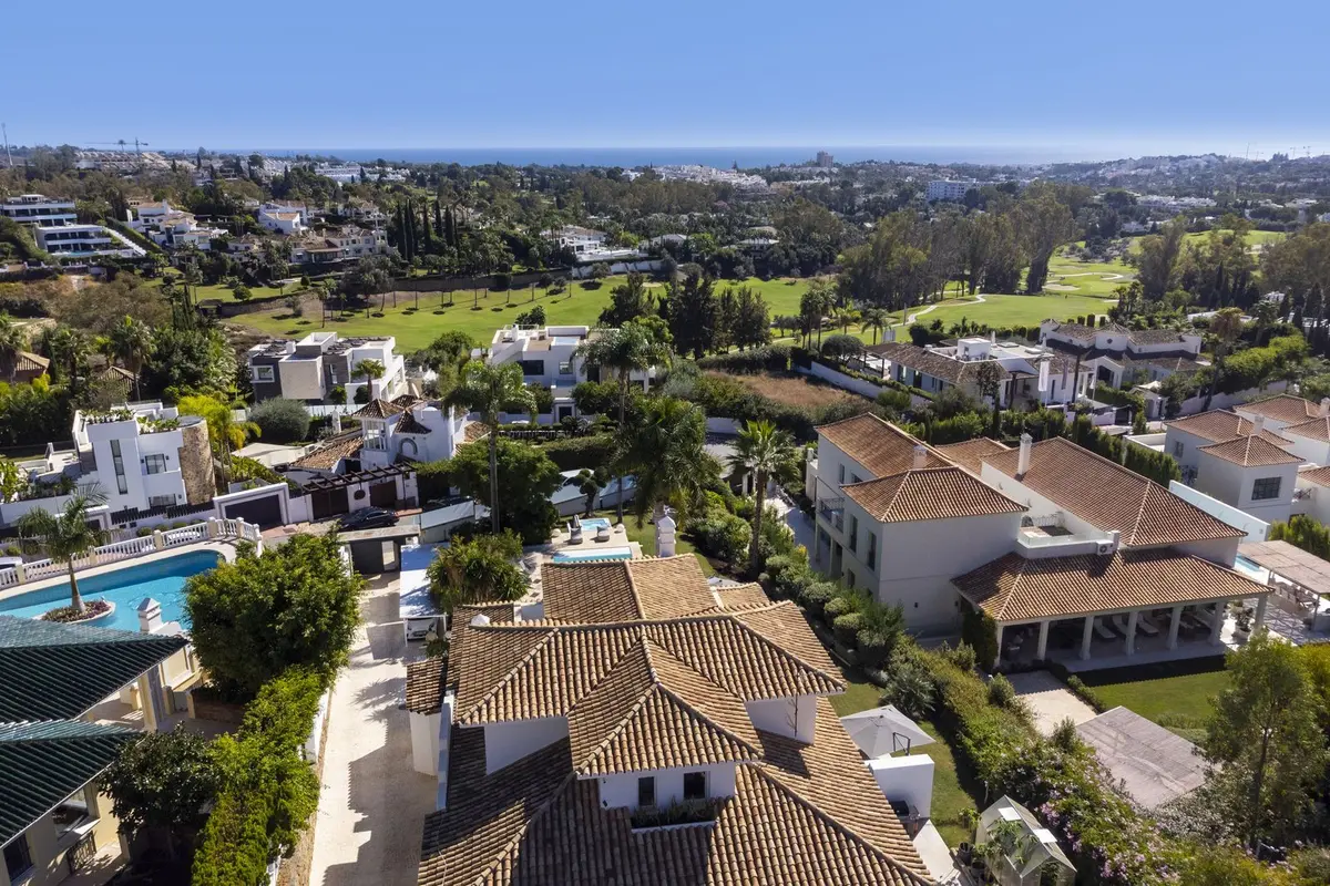 Detached Villa in Nueva Andalucía