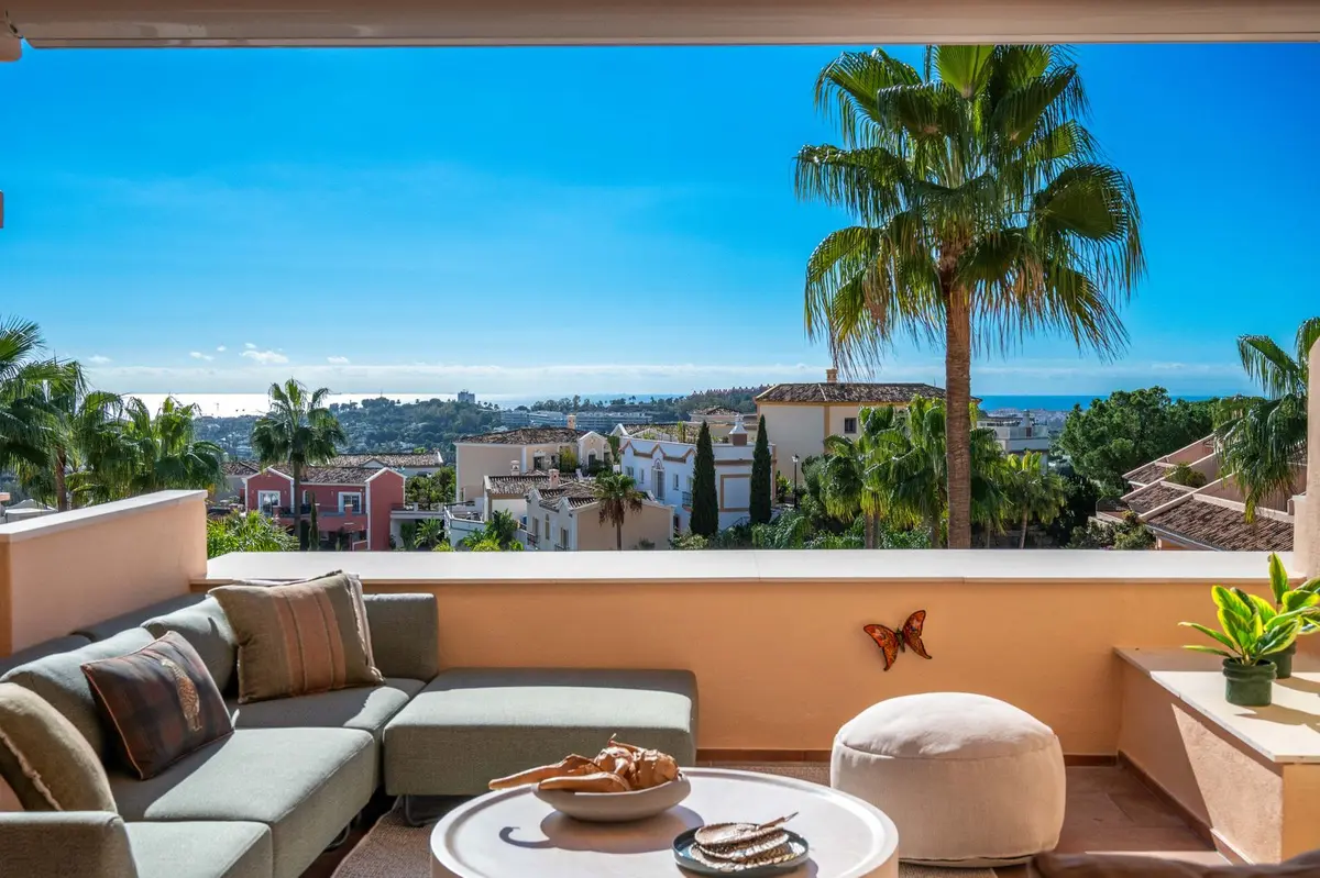 Middle Floor Apartment in Nueva Andalucía