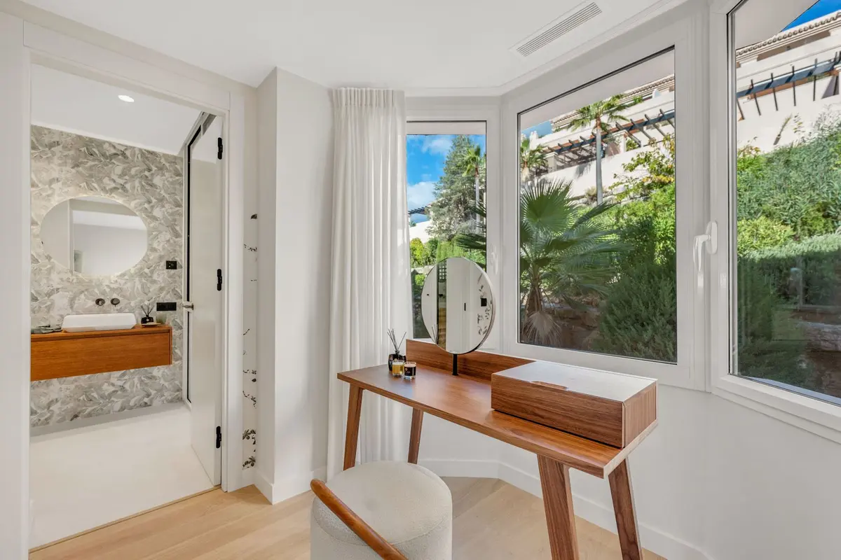 Middle Floor Apartment in Nueva Andalucía