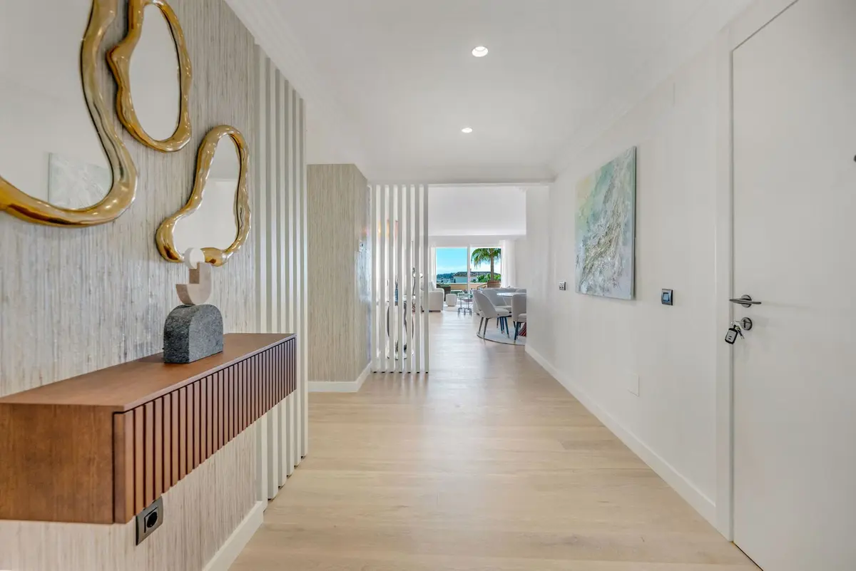 Middle Floor Apartment in Nueva Andalucía