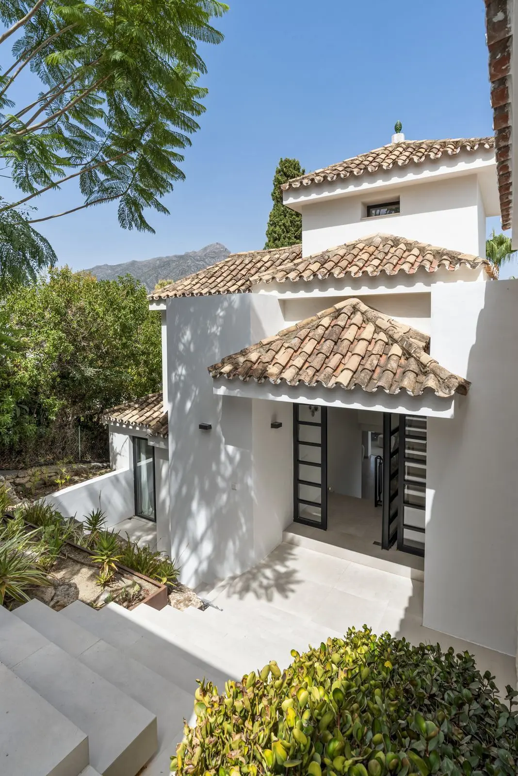 Detached Villa in Nueva Andalucía