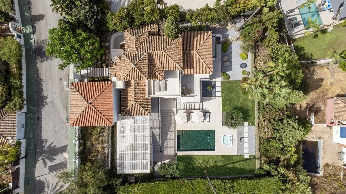 Detached Villa in Nueva Andalucía