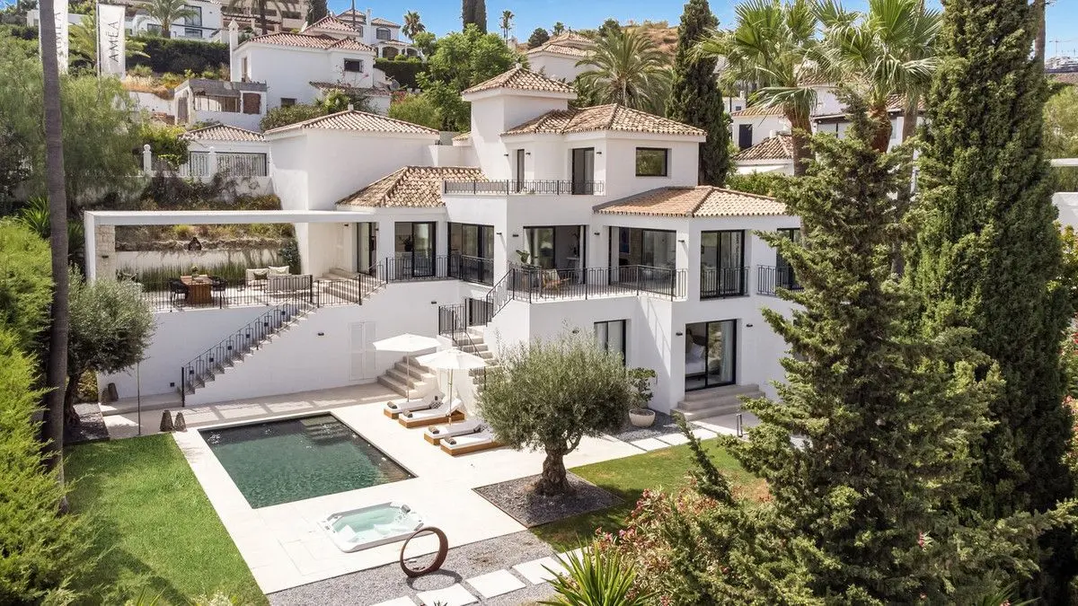 Detached Villa in Nueva Andalucía