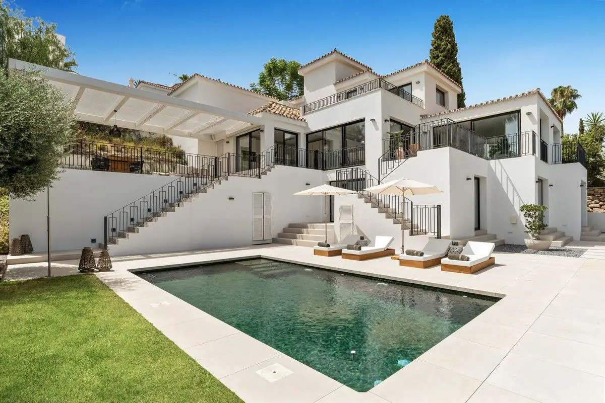 Detached Villa in Nueva Andalucía