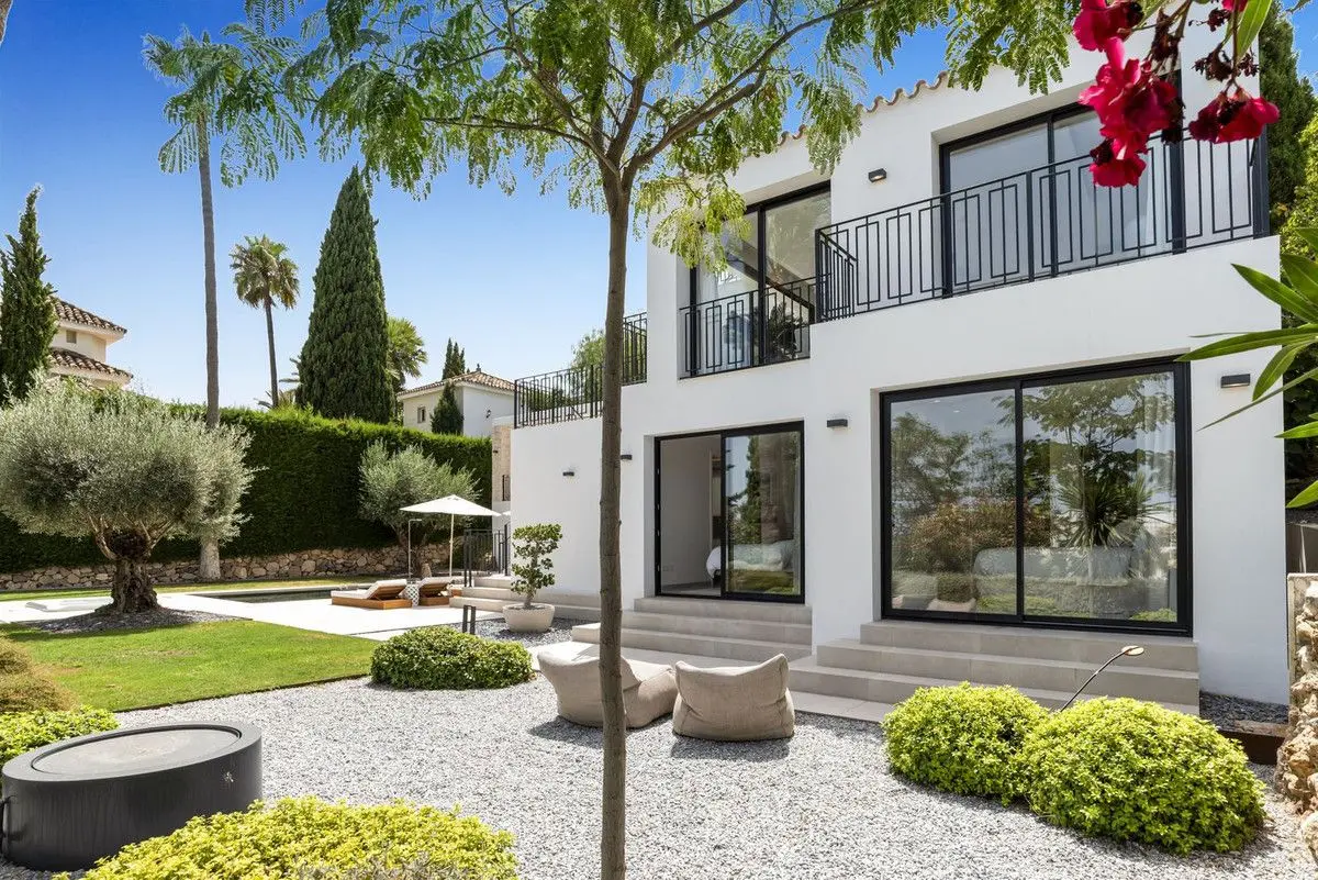 Detached Villa in Nueva Andalucía