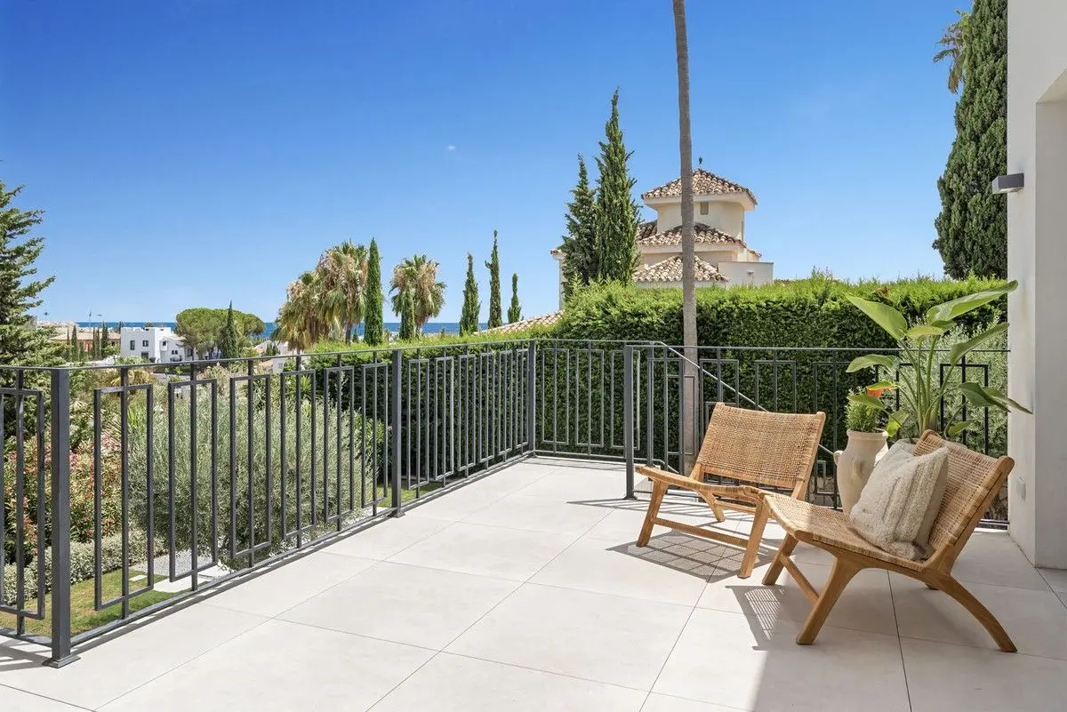 Detached Villa in Nueva Andalucía