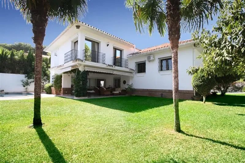 Detached Villa in Los Monteros