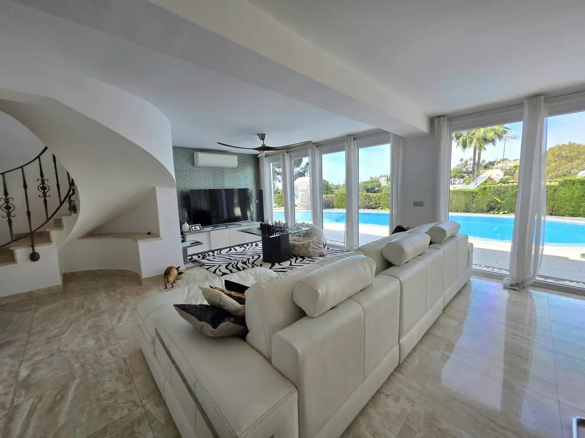 Detached Villa in Elviria