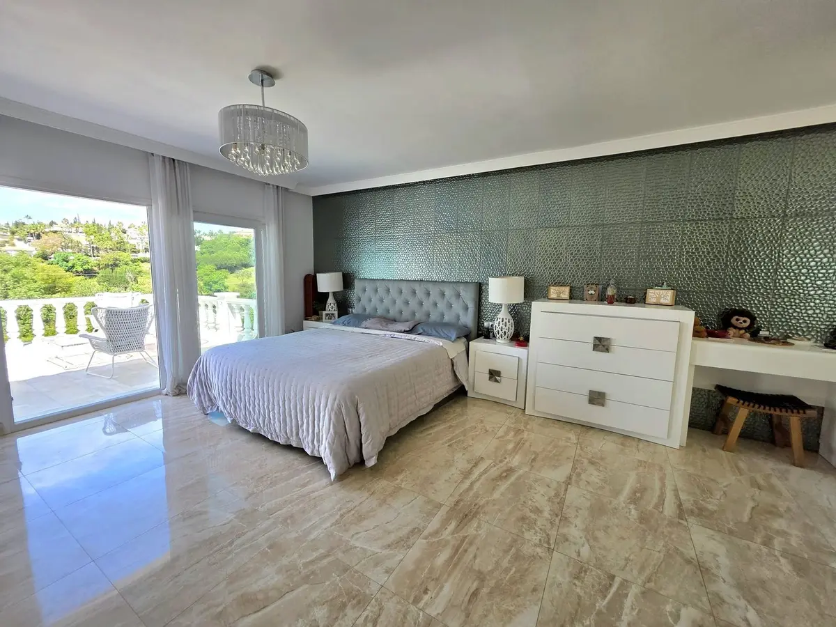 Detached Villa in Elviria
